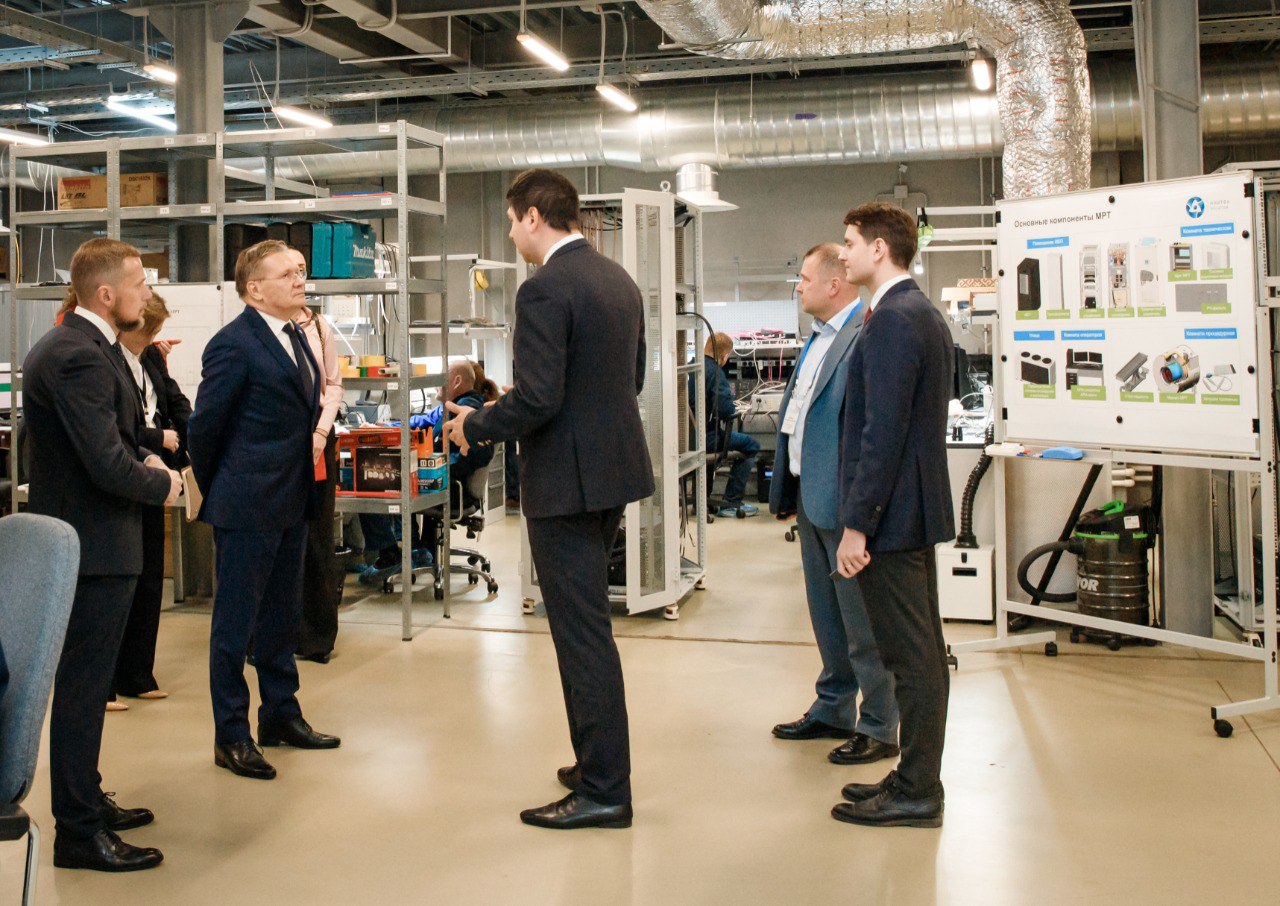 Генеральный директор «Росатома» посетил АО «Научно-исследовательский институт технической физики и автоматизации» с рабочим визитом