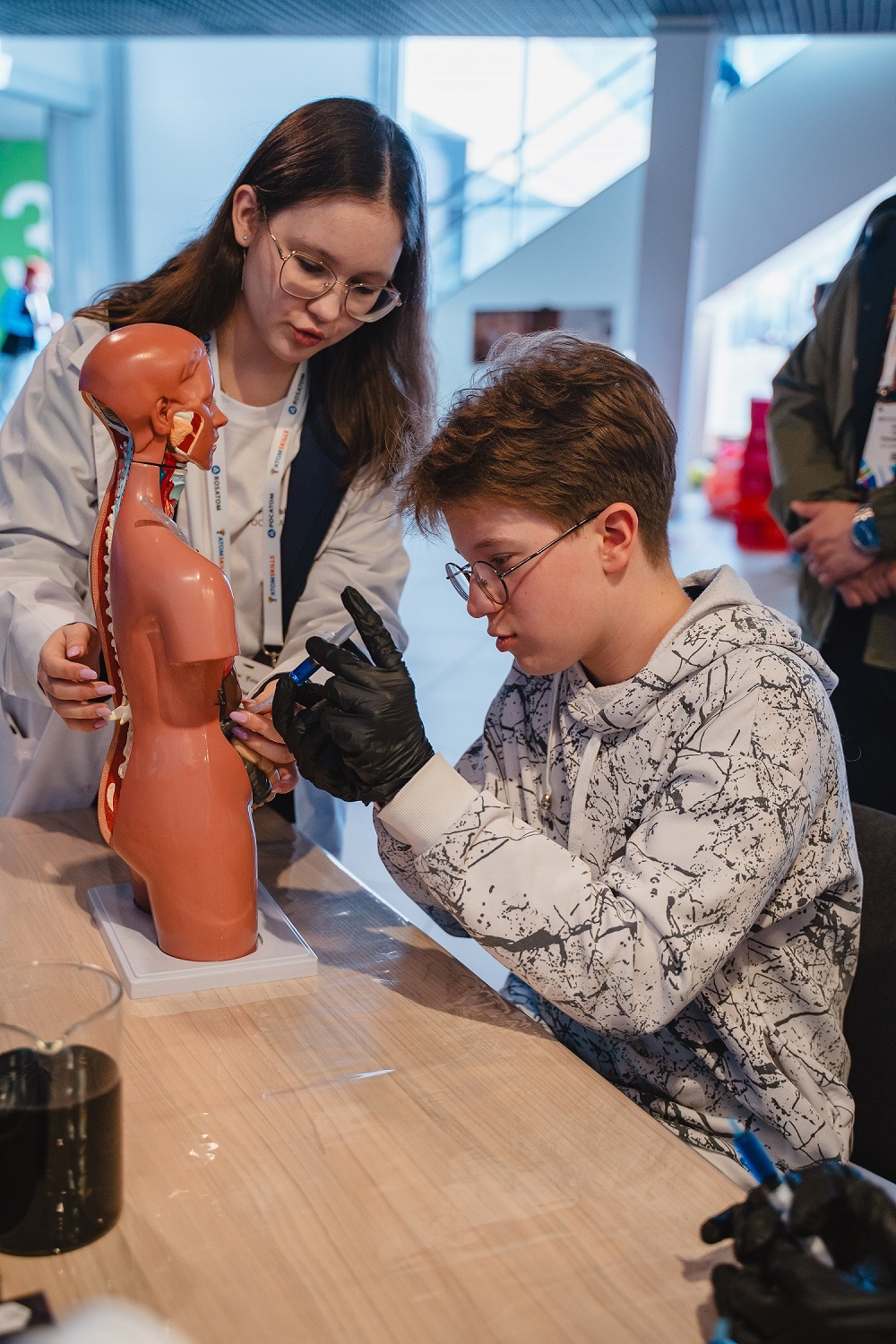 Научный дивизион «Росатома» принял участие в профориентационном треке на AtomSkills-2026