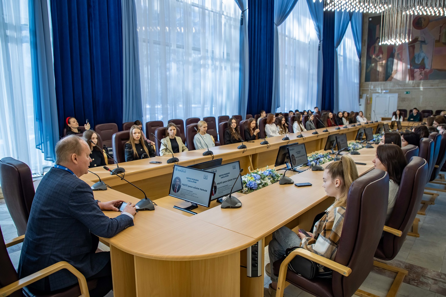 Более 3 000 человек объединил фестиваль «Наука 7.0. Время открытий», посвященный 70-летию научного института «Росатома» в Димитровграде